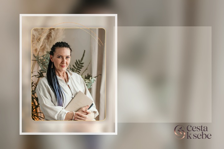 Tina Burgwieser v pokojnej editorskej kompozícii k téme rodinných rolí